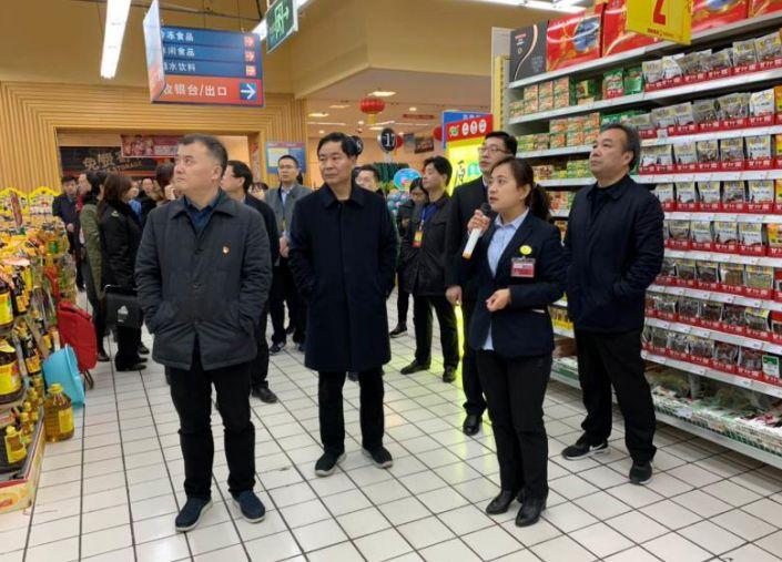 最新食品安全法,最新食品安全法，守护你我他的餐桌安全，最新食品安全法，守护餐桌安全，你我他的共同责任