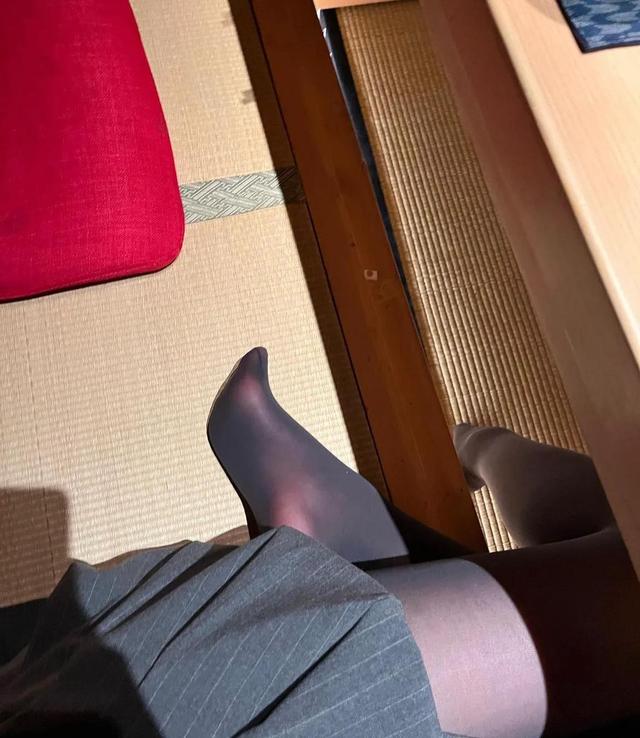 最新丝服制袜,最新丝服制袜，时尚之选与舒适之典范，最新丝服制袜，时尚舒适之选，品质典范呈现