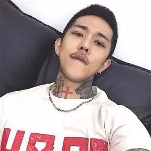 最新男士短发趋势,最新男士短发趋势，塑造个性魅力的时尚前沿，最新男士短发趋势，塑造个性魅力的时尚前沿风采