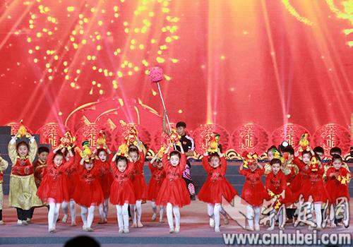 最新广场舞中国范儿,最新广场舞风潮席卷中国，中国范儿引领全民舞动新潮流，最新广场舞风潮席卷中国，中国范儿引领全民舞动新潮流